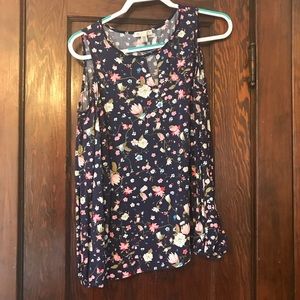 Long sleeve cold shoulder